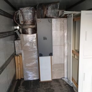 Realizamos Mudanças Empresariais e Comerciais em empresas, escolas, bancos, tribunais, lojas, arquivos, Shoppings